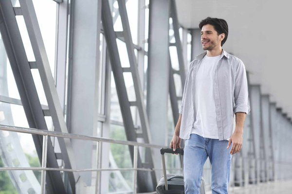 Déménager à l'étranger : pourquoi envoyer les biens par fret ?