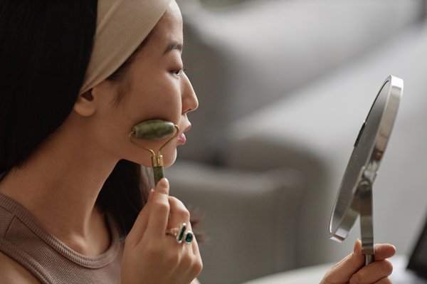 Astuces incontournables : produits efficaces pour le contour des yeux