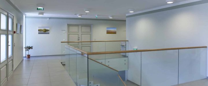 Les perspectives de sécurité et d’esthétique liées à l’inclusion de balustrades dans le paysage urbain